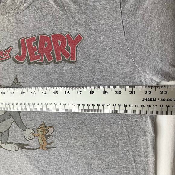 Hanna Banana Men short Sleeve Crewneck T-shirt size L, Gray, Tom & Jerry - Picture 3 of 7